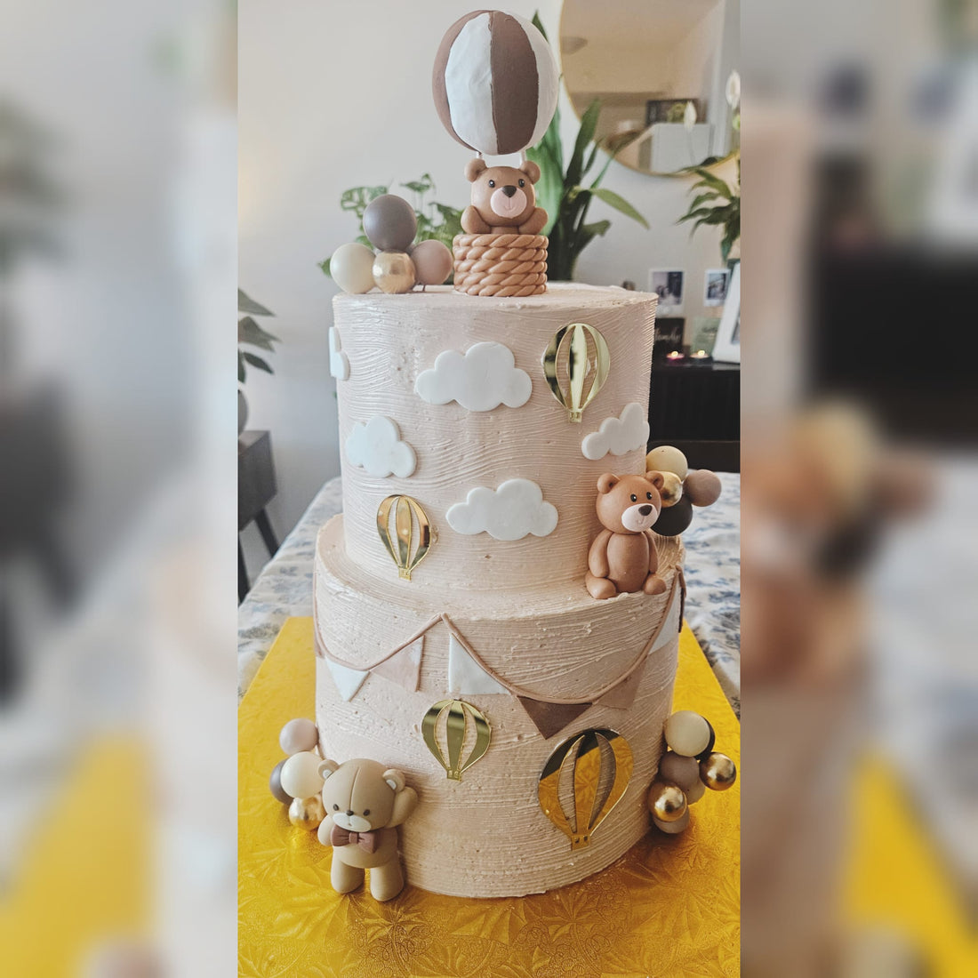 Balloon Baby Bear - Cake Design
