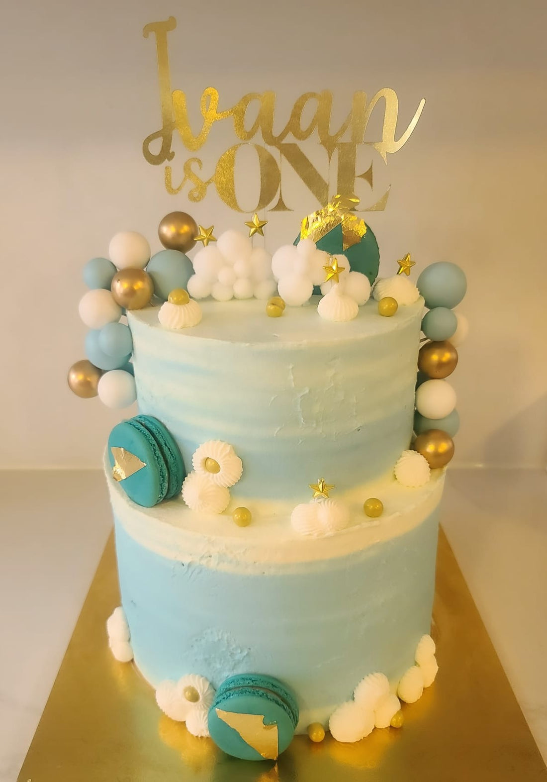 Bubble, Cloud & Macaron - Cake Design