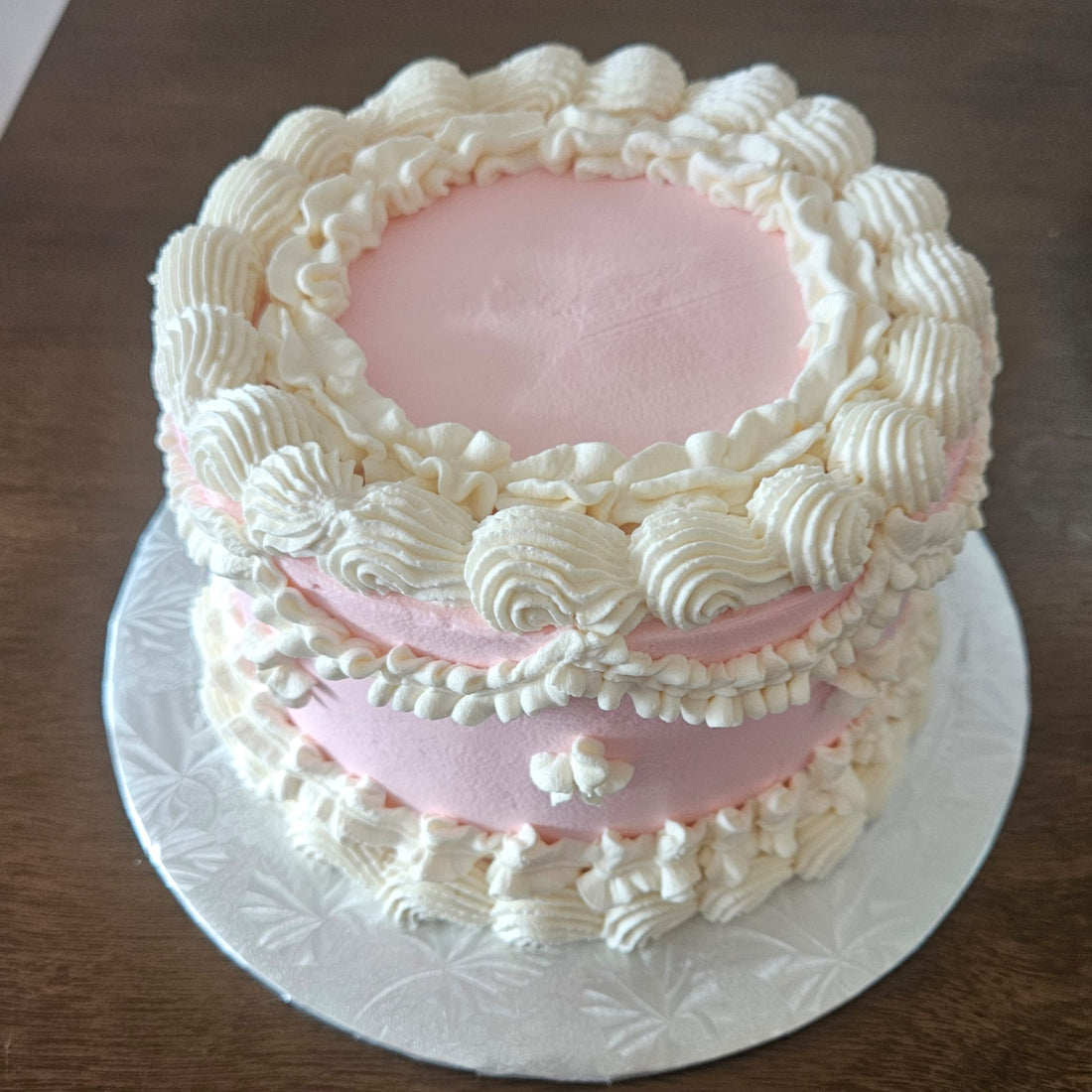 Lambeth Pink Frill - Cake Design