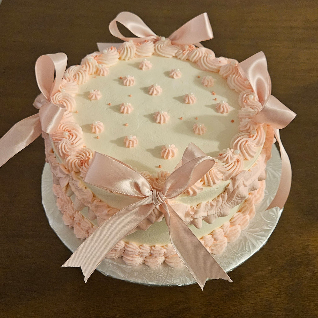 Lambeth Pink Tie - Cake Design