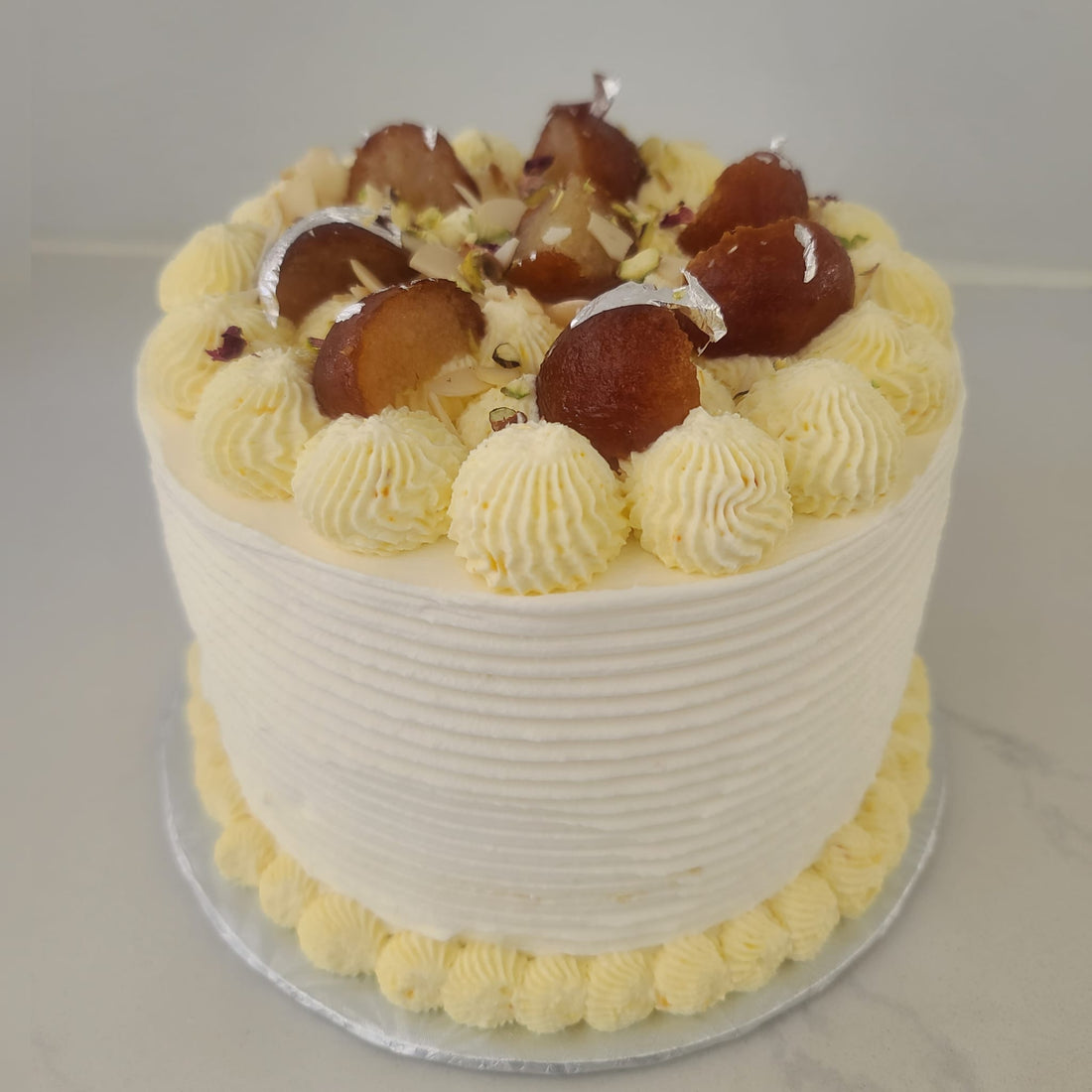 Rabri Gulab Jamun Cake